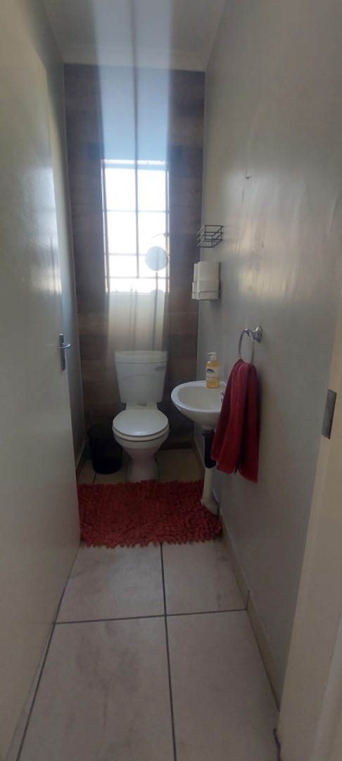 3 Bedroom Property for Sale in Waterkloof East North West